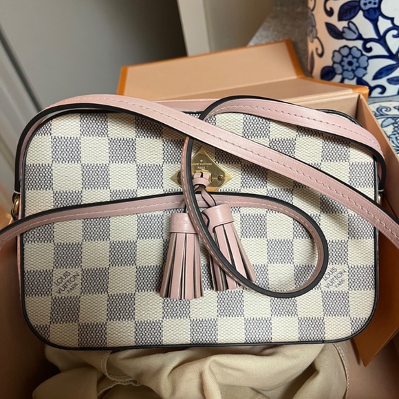 Louis Vuitton Saintonge - Picture 2 of 9